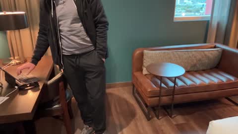 J online show from December 6, 10:24 pm