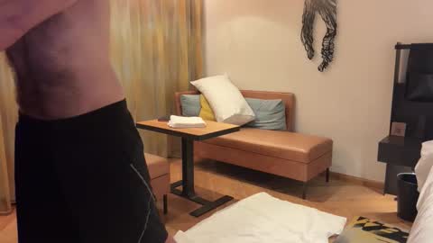 J online show from October 5, 7:10 pm