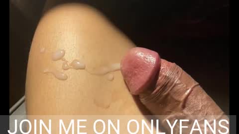 Johnnystrongarms                 online show from January 7, 4:29 am