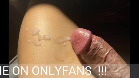 Johnnystrongarms                 online show from March 10, 5:11 am