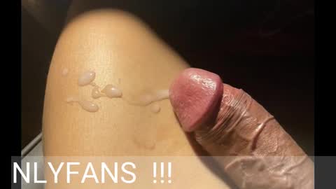 Johnnystrongarms                 online show from January 20, 3:37 am