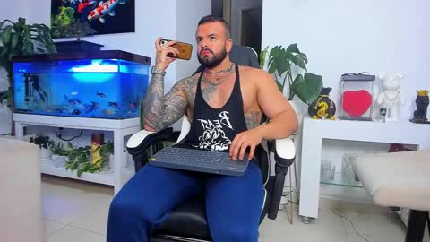 Snapshot of johnnygrayson_ chatting on October 16, 12:21 am JOHNNY online show from October 16, 12:21 am