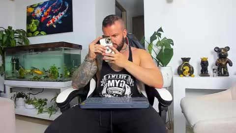 Snapshot of johnnygrayson_ chatting on September 12, 12:56 am JOHNNY online show from September 12, 12:56 am