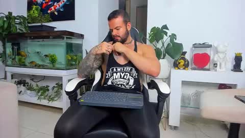Snapshot of johnnygrayson_ chatting on October 7, 11:45 pm JOHNNY online show from October 7, 11:45 pm