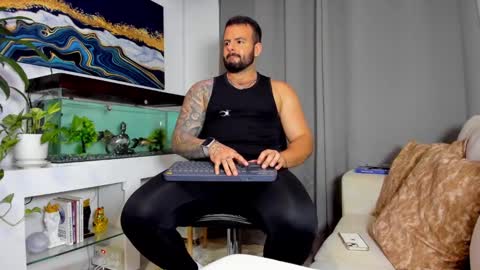 Snapshot of johnnygrayson_ chatting on February 21, 12:05 am JOHNNY online show from February 21, 12:05 am