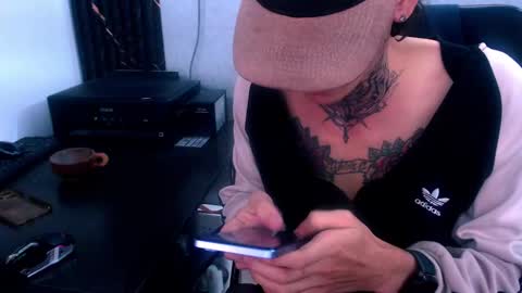 johnsonisaac94  online show from February 7, 9:37 am