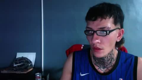 johnsonisaac94  online show from December 8, 5:28 am