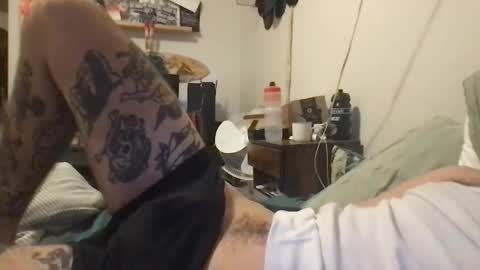 johntizzz online show from December 22, 1:34 am