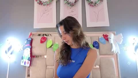 jolie_lov online show from December 3, 2:18 pm