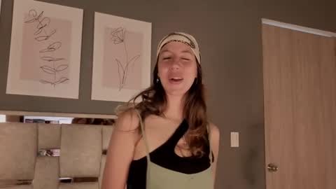 jolie_lov online show from November 19, 1:43 pm