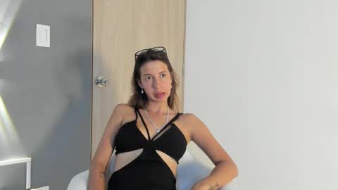 Snapshot of jolie_lov chatting on September 15, 2:51 pm jolie_lov online show from September 15, 2:51 pm
