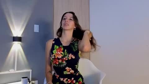 Snapshot of jolie_lov chatting on September 24, 1:51 pm jolie_lov online show from September 24, 1:51 pm