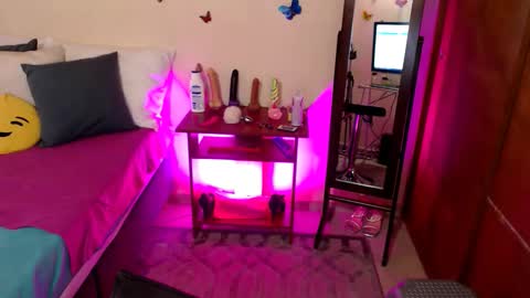 Jolie Mature online show from October 25, 10:21 pm