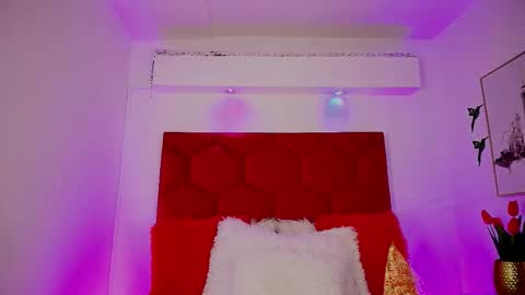 Jonas  online show from October 26, 1:45 pm