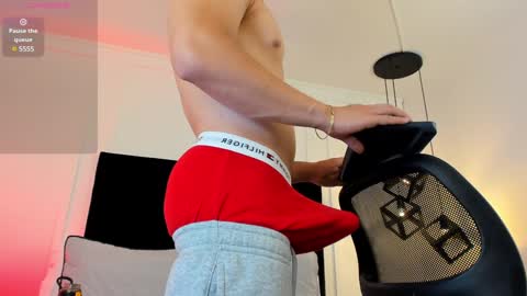 Jonathan Danielss  online show from January 27, 2:35 pm