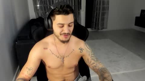 jonnyporn1 online show from February 14, 10:12 pm