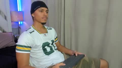 Snapshot of jordan_love7 chatting on September 25, 1:51 pm jordan online show from September 25, 1:51 pm