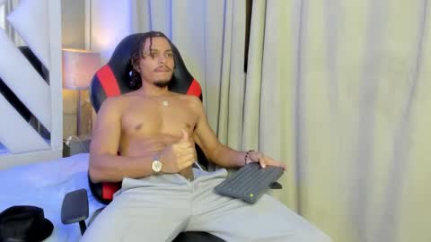 Snapshot of jordan_love7 chatting on October 19, 1:38 pm jordan online show from October 19, 1:38 pm