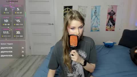 Snapshot of jorroger chatting on October 10, 7:03 am Mila online show from October 10, 7:03 am