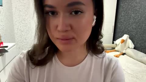 Eli online show from April 22, 10:22 am