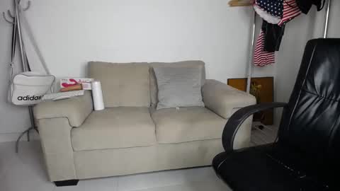 josezaens_ online show from October 13, 9:55 am