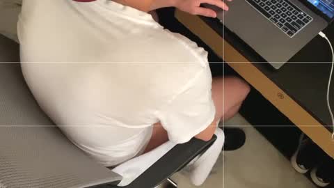 Nicolas online show from February 22, 1:35 pm