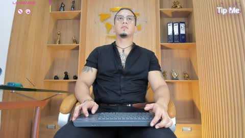 joshmiller___ online show from June 1, 7:26 pm