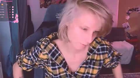 Snapshot of joy_keys chatting on October 22, 2:30 pm joy_keys online show from October 22, 2:30 pm