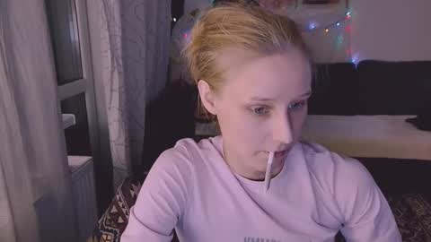 Snapshot of joy_keys chatting on February 25, 8:11 pm joy_keys online show from February 25, 8:11 pm