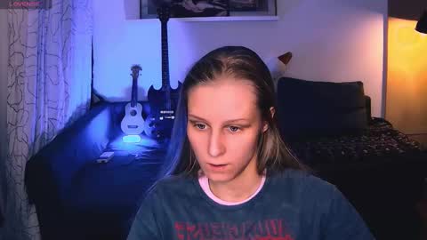 Snapshot of joy_keys chatting on December 3, 4:44 pm joy_keys online show from December 3, 4:44 pm