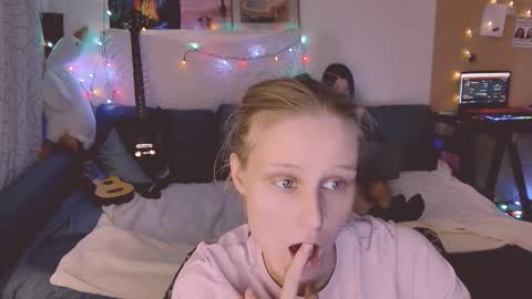 Snapshot of joy_keys chatting on February 25, 11:15 pm joy_keys online show from February 25, 11:15 pm