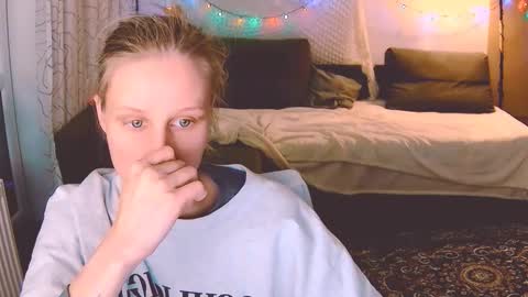 Snapshot of joy_keys chatting on December 23, 11:06 pm joy_keys online show from December 23, 11:06 pm