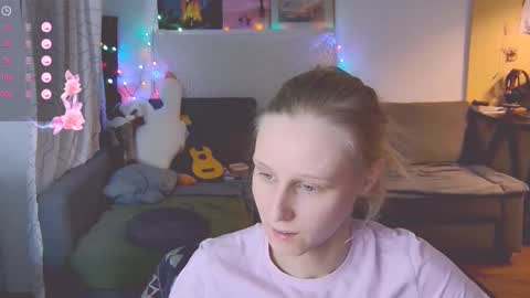 Snapshot of joy_keys chatting on March 4, 5:34 pm joy_keys online show from March 4, 5:34 pm