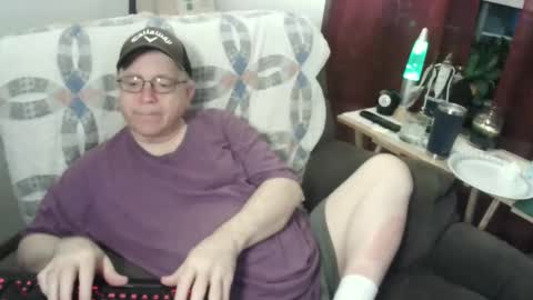 Snapshot of jpmel99 chatting on January 19, 1:10 am jpmel99 online show from January 19, 1:10 am