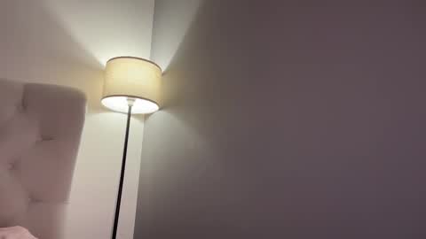 Jennie and Sophia online show from February 21, 4:59 pm