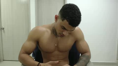 Snapshot of juan_gomez_1 chatting on March 10, 11:23 am juan_gomez_1 online show from March 10, 11:23 am