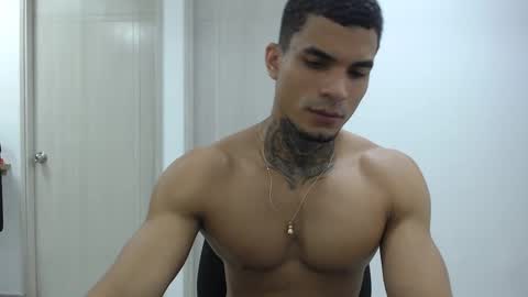 Snapshot of juan_gomez_1 chatting on January 29, 10:32 pm juan_gomez_1 online show from January 29, 10:32 pm