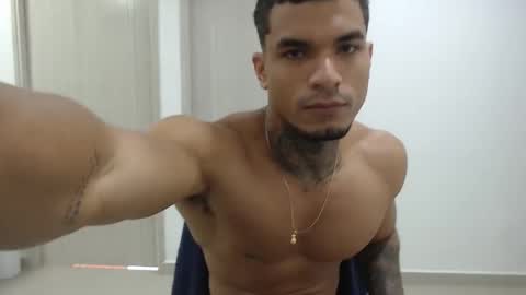 Snapshot of juan_gomez_1 chatting on February 4, 1:16 pm juan_gomez_1 online show from February 4, 1:16 pm