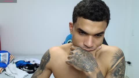 juan_gomez_1 online show from May 19, 11:12 pm