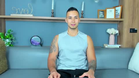 juan_muscle online show from February 1, 1:44 am