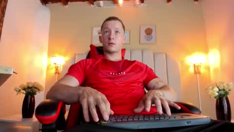 JUAN online show from December 4, 1:44 pm