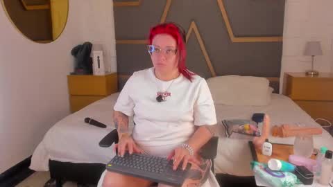 Juana Valkiria online show from May 11, 3:13 am