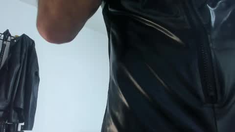Juan Esteban online show from May 20, 1:35 am