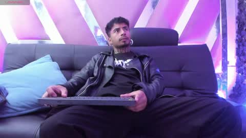juancamilo66_ online show from May 18, 12:53 am
