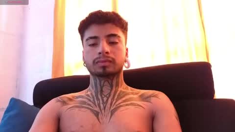 juancamilo66_ online show from May 19, 6:59 pm