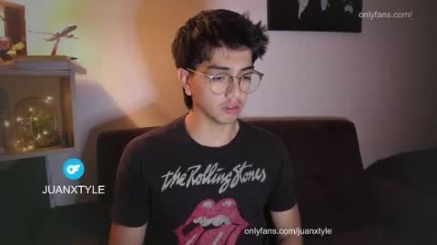 Snapshot of juancamroom chatting on October 20, 3:00 am . online show from October 20, 3:00 am
