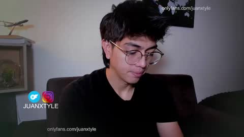 Snapshot of juancamroom chatting on October 4, 5:22 pm . online show from October 4, 5:22 pm