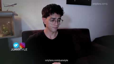 Snapshot of juancamroom chatting on October 8, 4:29 am . online show from October 8, 4:29 am
