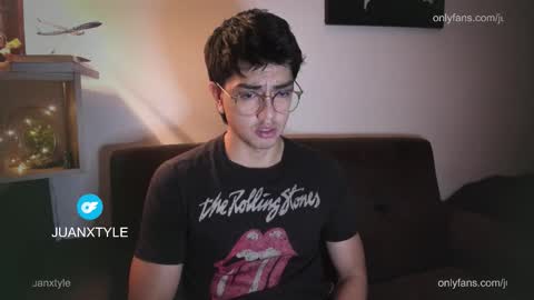 Snapshot of juancamroom chatting on October 17, 2:59 am . online show from October 17, 2:59 am