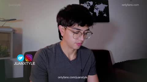 Snapshot of juancamroom chatting on September 27, 2:37 pm . online show from September 27, 2:37 pm